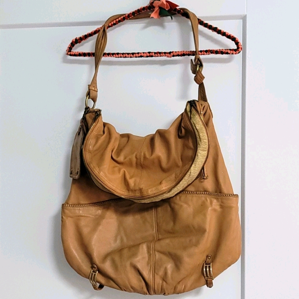 HAYDEN HARNETT beige bag.